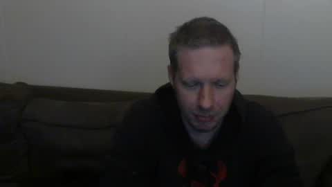 2small4you83 online show from June 11, 11:58 pm