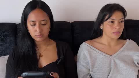 Snapshot of 2summerlove2 chatting on September 22, 2:52 pm Dalilah and Tarah online show from September 22, 2:52 pm
