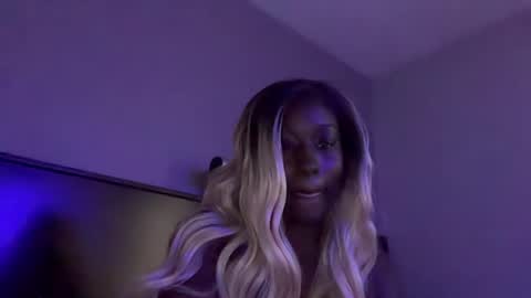 Snapshot of 304divinekarma chatting on September 9, 8:08 pm GamerBaddieLux online show from September 9, 8:08 pm