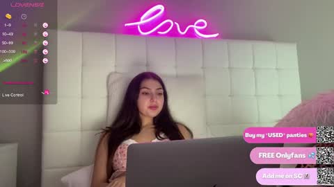 Venus Raee online show from February 26, 8:22 pm