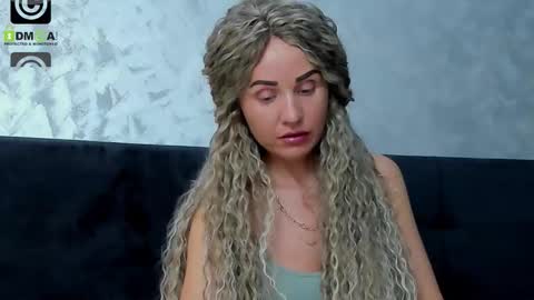 Ella online show from September 20, 6:20 pm