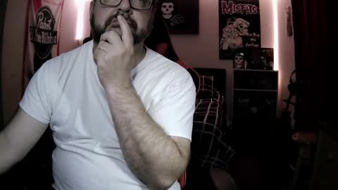 Snapshot of 3ndlessmike chatting on May 13, 1:58 am 3ndlessmike online show from May 13, 1:58 am