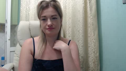 Snapshot of 3sweetcandy3 chatting on September 12, 10:54 pm 3sweetcandy3 online show from September 12, 10:54 pm