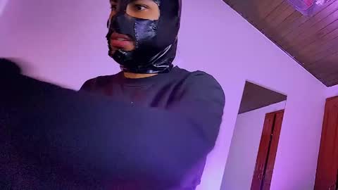 Snapshot of 3v1l_ chatting on May 10, 9:09 pm E V I L online show from May 10, 9:09 pm