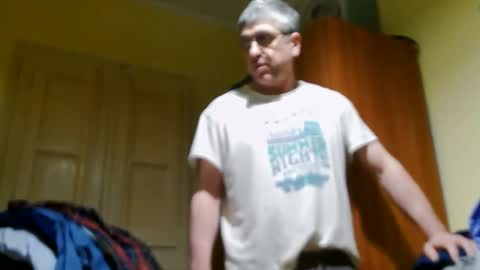 Snapshot of 41bigdick41 chatting on April 24, 5:32 am 41bigdick41 online show from April 24, 5:32 am