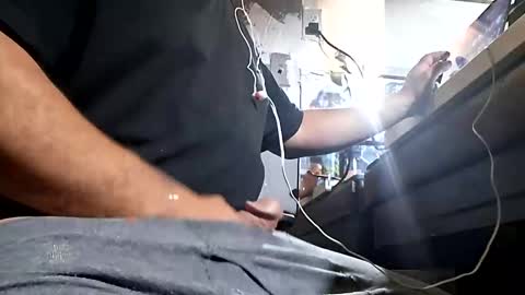 Snapshot of 420dick420707 chatting on May 7, 4:12 pm 420dick420707 online show from May 7, 4:12 pm