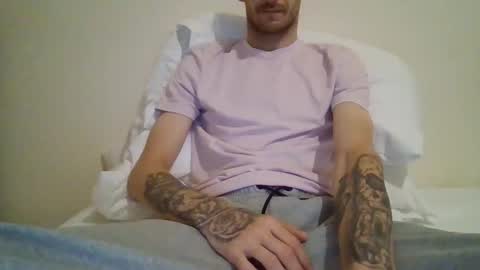 420feetloverr420 online show from September 19, 10:10 pm