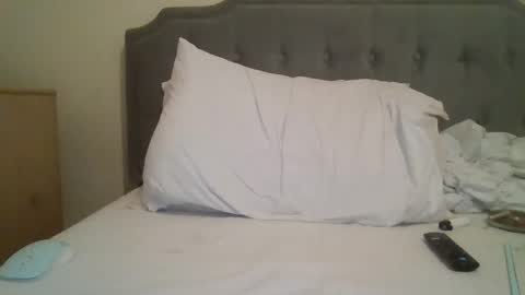 420feetloverr420 online show from April 19, 11:40 pm