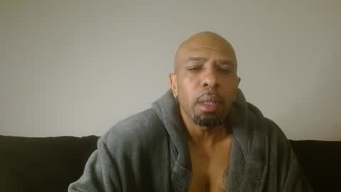 Snapshot of 420flyguy chatting on December 12, 1:39 pm 420flyguy online show from December 12, 1:39 pm