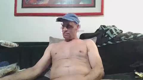 4nuf online show from December 24, 9:28 am