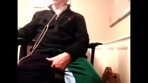 4uguys online show from January 1, 5:33 am