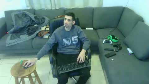 crazy101 online show from February 8, 8:52 am