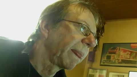 Snapshot of 64shorty chatting on June 8, 1:11 pm 64shorty online show from June 8, 1:11 pm