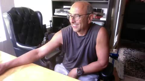 daddy vegas  for single women and couples here online show from October 31, 5:58 pm