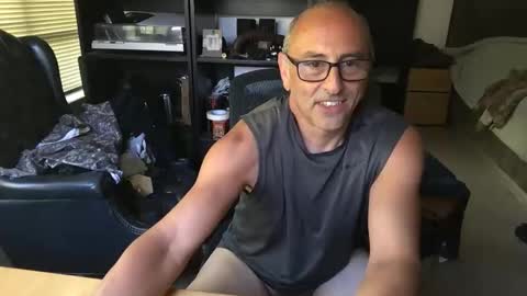 daddy vegas  for single women and couples here online show from March 5, 10:06 pm