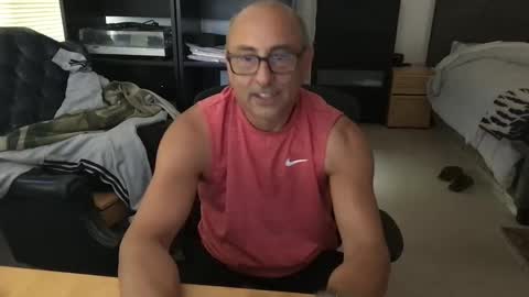 daddy vegas  for single women and couples here online show from March 29, 10:54 pm