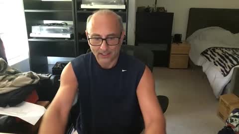 daddy vegas  for single women and couples here online show from April 13, 9:31 pm