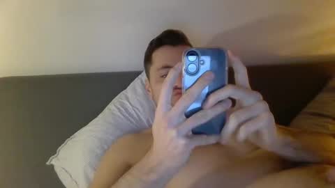 Snapshot of 69baby69baby chatting on December 9, 4:15 pm 69baby69baby online show from December 9, 4:15 pm