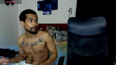 69blackwhite online show from April 21, 5:36 am