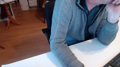 69pifpaf online show from December 4, 12:36 pm