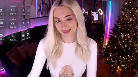 Loren Wood online show from January 4, 2:25 pm