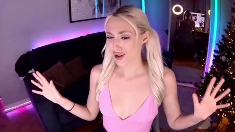 Loren Wood online show from January 19, 7:15 pm