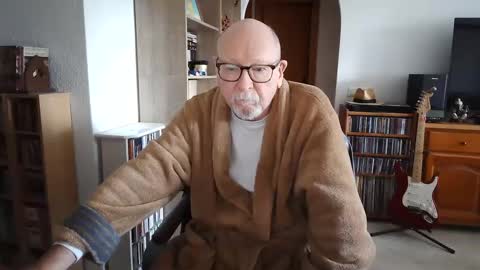 Snapshot of 7thsojourn chatting on February 8, 9:03 am Papi online show from February 8, 9:03 am