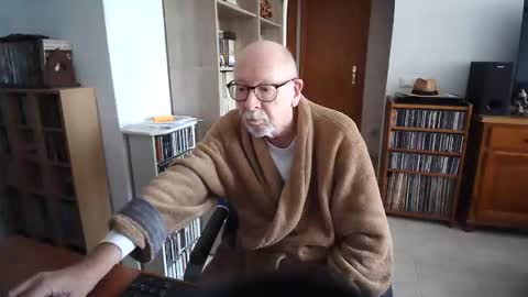  Papi  online show from December 21, 11:17 am