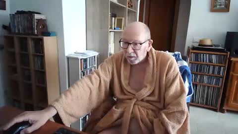  Papi  online show from March 11, 11:05 am