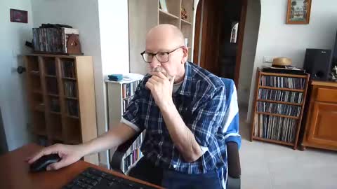  Papi  online show from March 25, 10:54 am