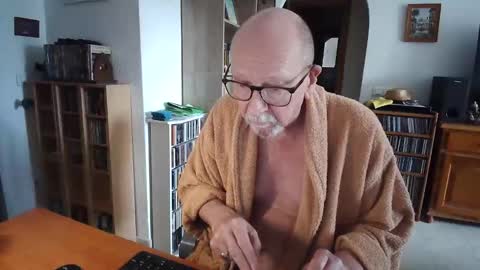  Papi  online show from March 27, 9:53 am