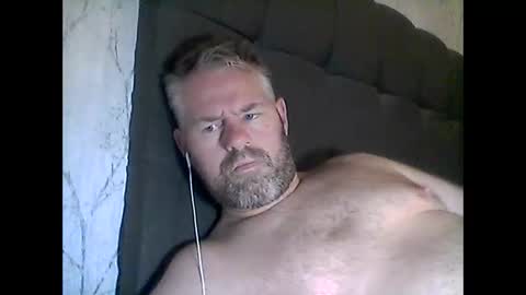 Snapshot of 81jonnyx chatting on October 17, 8:17 am 81jonnyx online show from October 17, 8:17 am