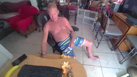 Snapshot of 86406stud chatting on February 8, 8:34 pm 86406stud online show from February 8, 8:34 pm