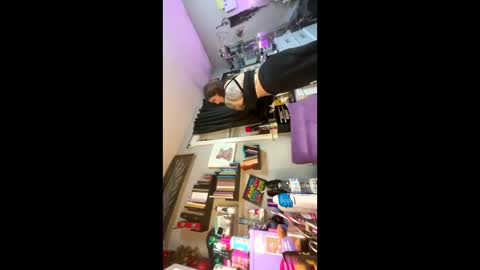 That girl online show from December 3, 4:31 am