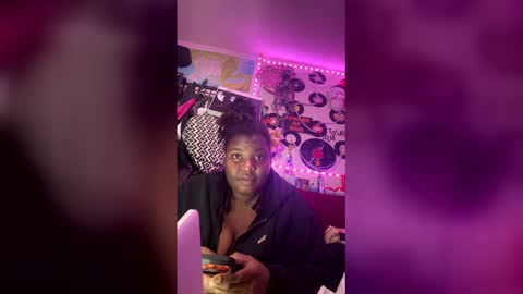 MissMessyP online show from May 24, 3:17 pm