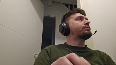 8inchdude93 online show from June 26, 7:46 am