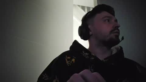 8inchdude93 online show from July 18, 7:12 am