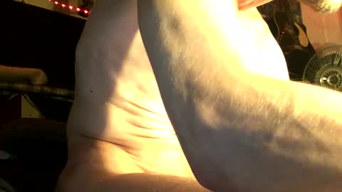 Snapshot of 8inches4you2 chatting on June 18, 6:02 am 8inches4you2 online show from June 18, 6:02 am