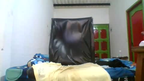 Snapshot of 8inchesedge chatting on March 7, 7:16 am 8inchesedge online show from March 7, 7:16 am