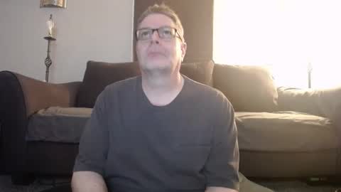 Snapshot of 989guy chatting on February 12, 12:27 am 989guy online show from February 12, 12:27 am