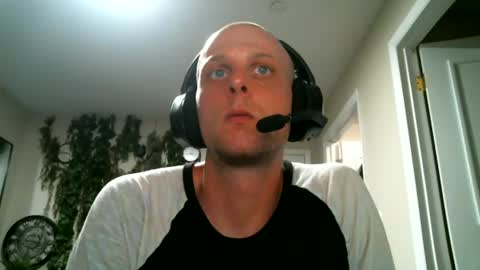 Snapshot of 9daddy4u chatting on July 9, 8:46 pm Hung dad online show from July 9, 8:46 pm