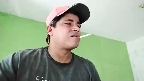 Snapshot of 9vinhocamshow chatting on January 2, 3:19 pm 9vinhocamshow online show from January 2, 3:19 pm