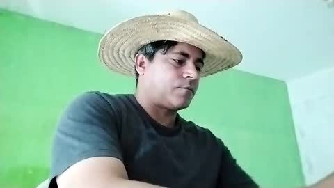 Snapshot of 9vinhocamshow chatting on January 3, 12:08 pm 9vinhocamshow online show from January 3, 12:08 pm