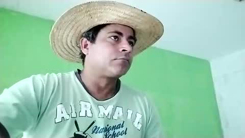 Snapshot of 9vinhocamshow chatting on January 20, 11:56 am 9vinhocamshow online show from January 20, 11:56 am