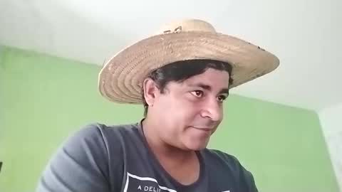 Snapshot of 9vinhocamshow chatting on January 22, 11:56 am 9vinhocamshow online show from January 22, 11:56 am