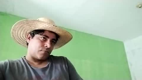 Snapshot of 9vinhocamshow chatting on January 25, 11:23 am 9vinhocamshow online show from January 25, 11:23 am