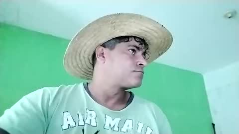 Snapshot of 9vinhocamshow chatting on February 7, 11:34 am 9vinhocamshow online show from February 7, 11:34 am