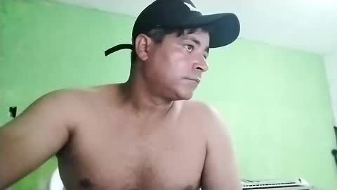 Snapshot of 9vinhocamshow chatting on February 15, 9:37 pm 9vinhocamshow online show from February 15, 9:37 pm