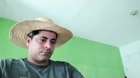 Snapshot of 9vinhocamshow chatting on February 21, 11:33 am 9vinhocamshow online show from February 21, 11:33 am