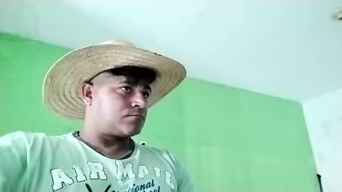 Snapshot of 9vinhocamshow chatting on February 22, 4:40 pm 9vinhocamshow online show from February 22, 4:40 pm